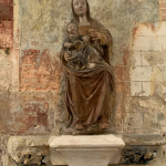 Vierge et l'enfant dans l'église de Genainville
